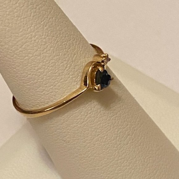 14K Yellow Gold Sapphire & Diamond engagement of promise Ring - Picture 3 of 8